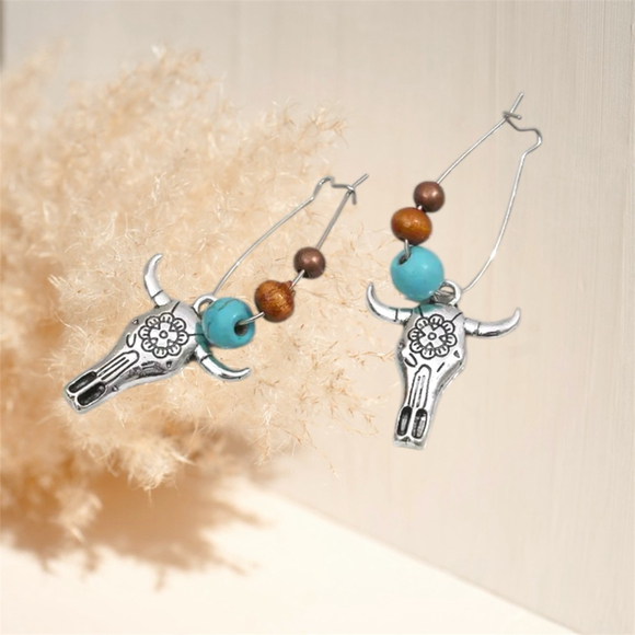 Silver Beaded Bull Head Western Earrings - Picture 2 of 6